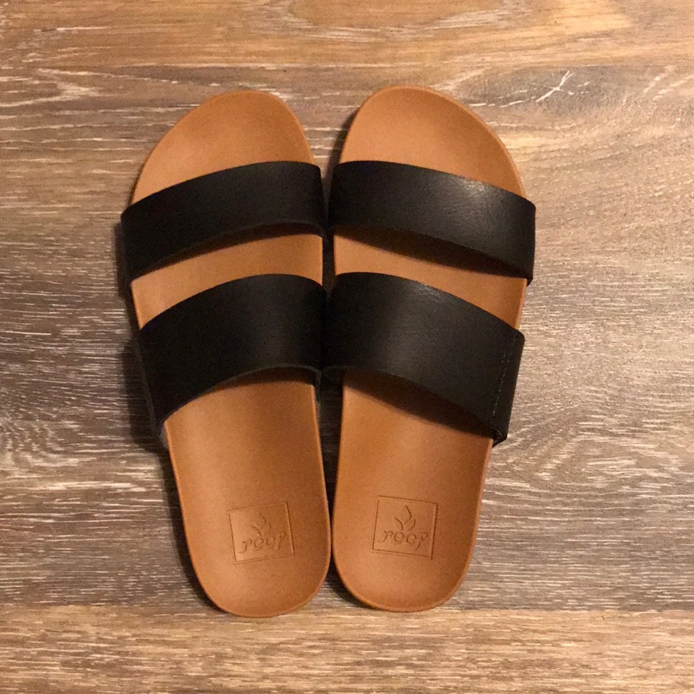 Size 5 rubber reef slides